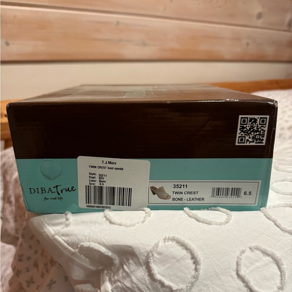 NEW IN BOX - Diba True Leather Block Heel Sandals - Ivory Size 6.5 - Picture 3 of 9